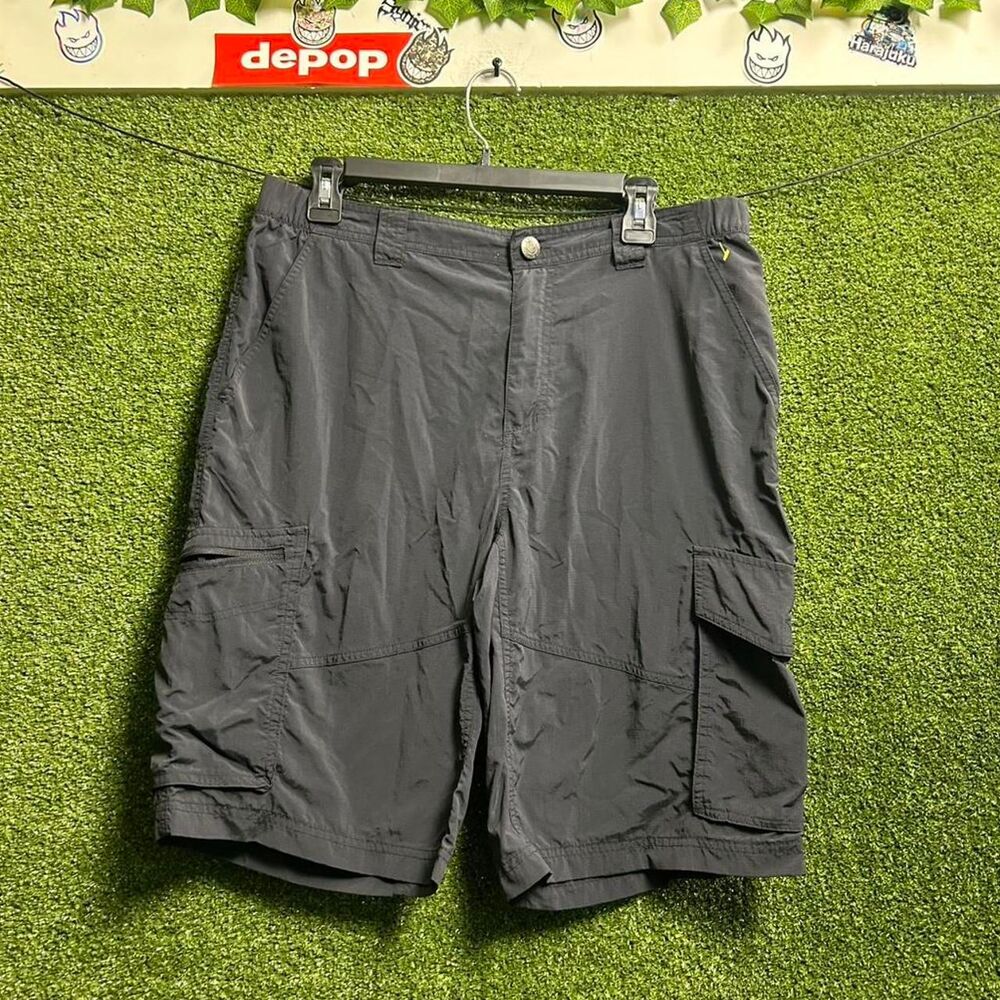 Columbia-sportswear Men's Black and Grey Shorts